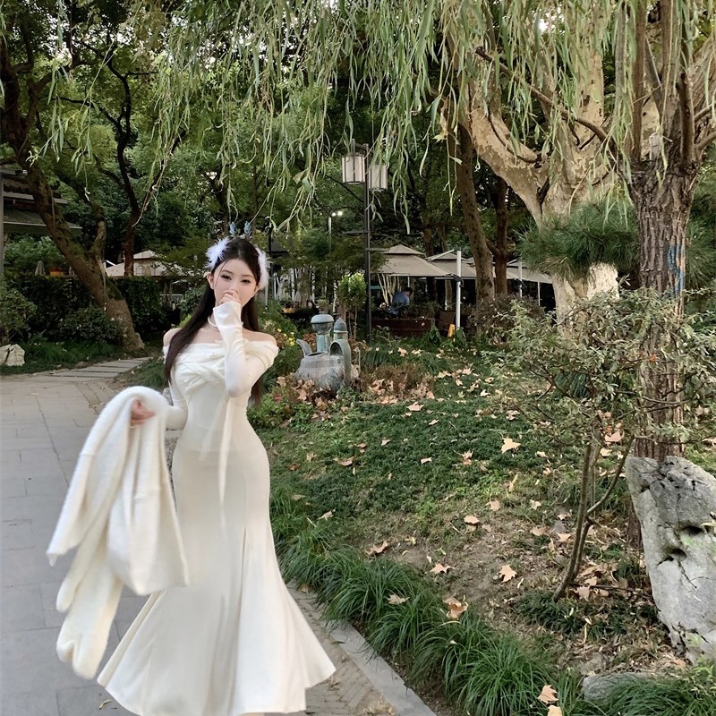 极速法式打底f一字肩长袖连衣裙女秋冬季白色气质裙子收腰显瘦鱼