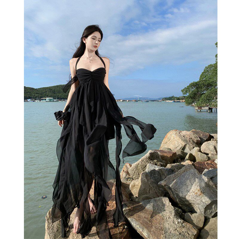 新品黑色性感抹胸长m裙飘逸超仙不规则下摆挂脖露背沙滩连衣裙海