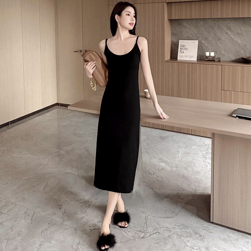新品2025新款时m尚气质黑色吊带裙女宽松显瘦打底内搭长款纯色连