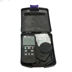 极速。台湾泰仕 TES-1335 数字照度计 光度计测S试仪 进口光亮度