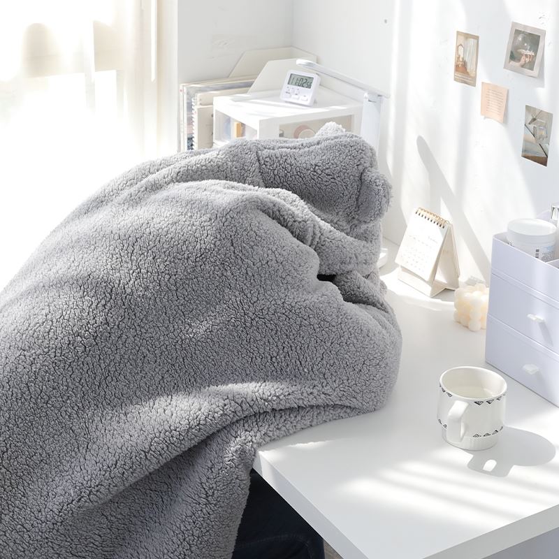 极速学生午休趴睡毯小学生p睡觉披肩成人加厚披风V斗篷毛毯空调中