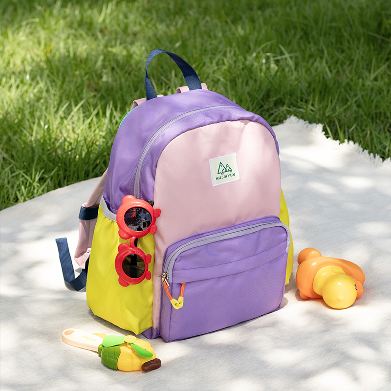 户外儿童旅行轻便双肩包秋游书包