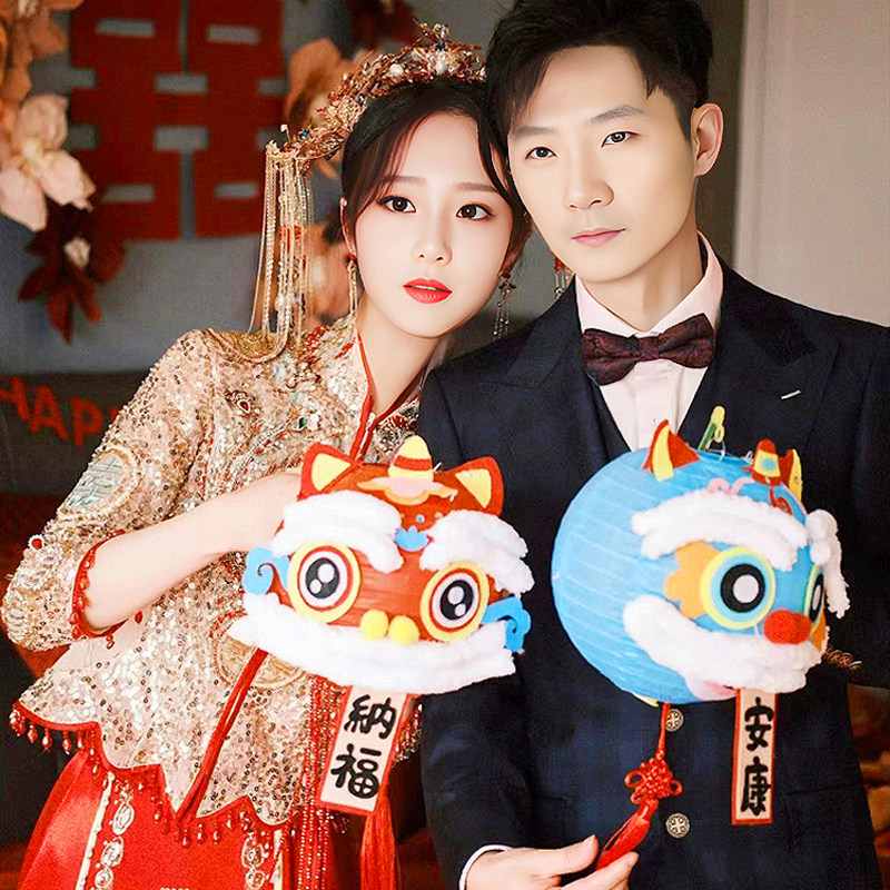 速发结婚摄袍拍照道具喜字醒狮灯笼中式婚礼新娘拍摆婚房拍晨神器图片