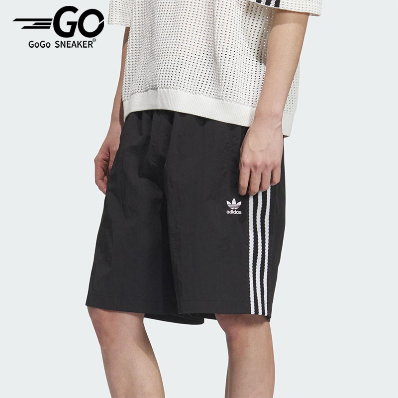 Adidas/阿迪达斯正品三叶草男士足球风休闲经典梭织短裤KC0154 - 实物图