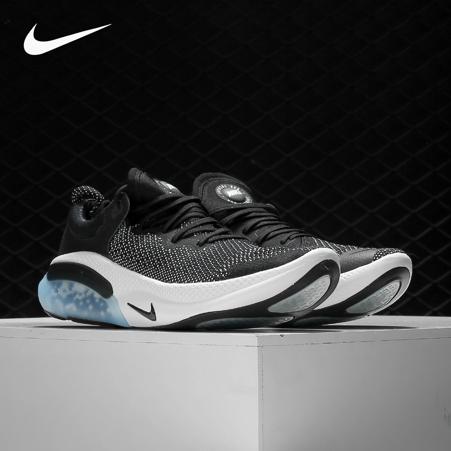 耐克男女颗粒减震运动跑步鞋