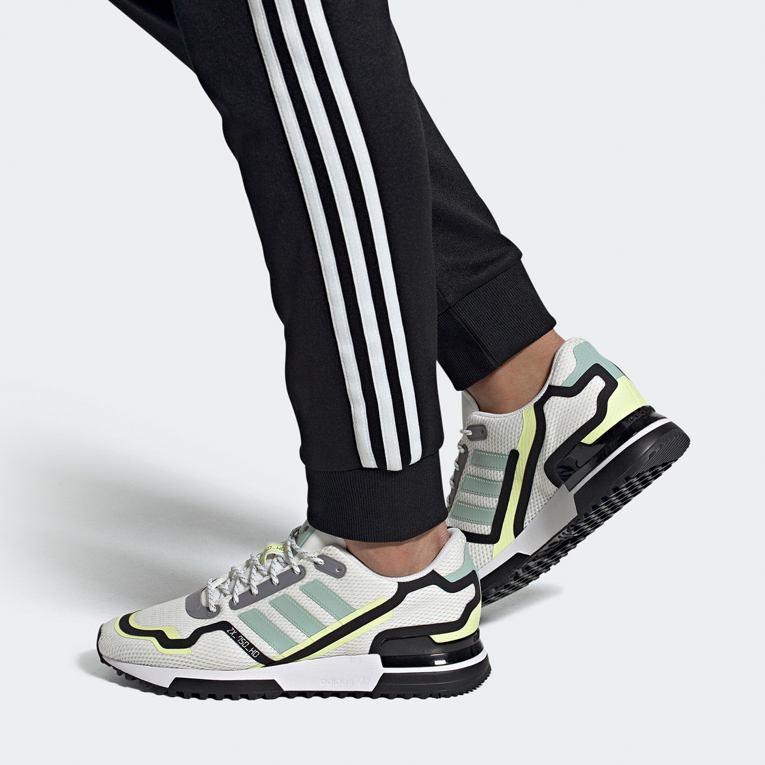Adidas/阿迪达斯男女运动鞋