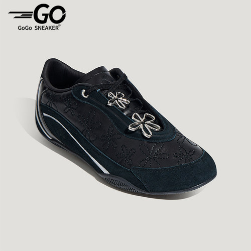 Adidas/阿迪达斯正品四季款女士时尚系带运动休闲鞋LA6716