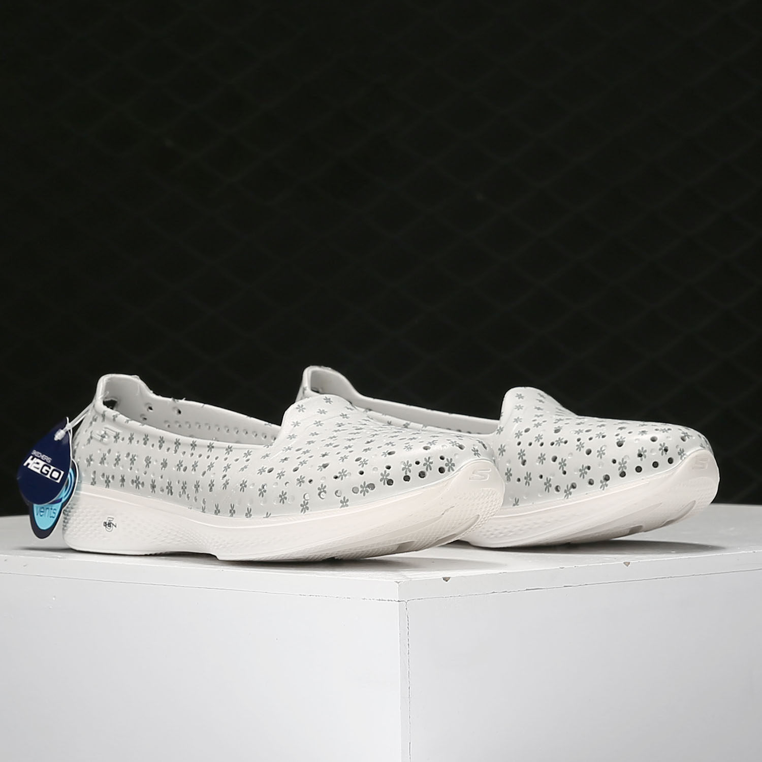 Skechers/斯凯奇正品【GO 系列】女子镂空轻便一脚穿运动跑步鞋
