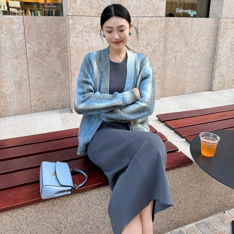 U/TI联名款花色毛衫女装 百搭V领开衫针织衫毛衣尤缇2025春季新款