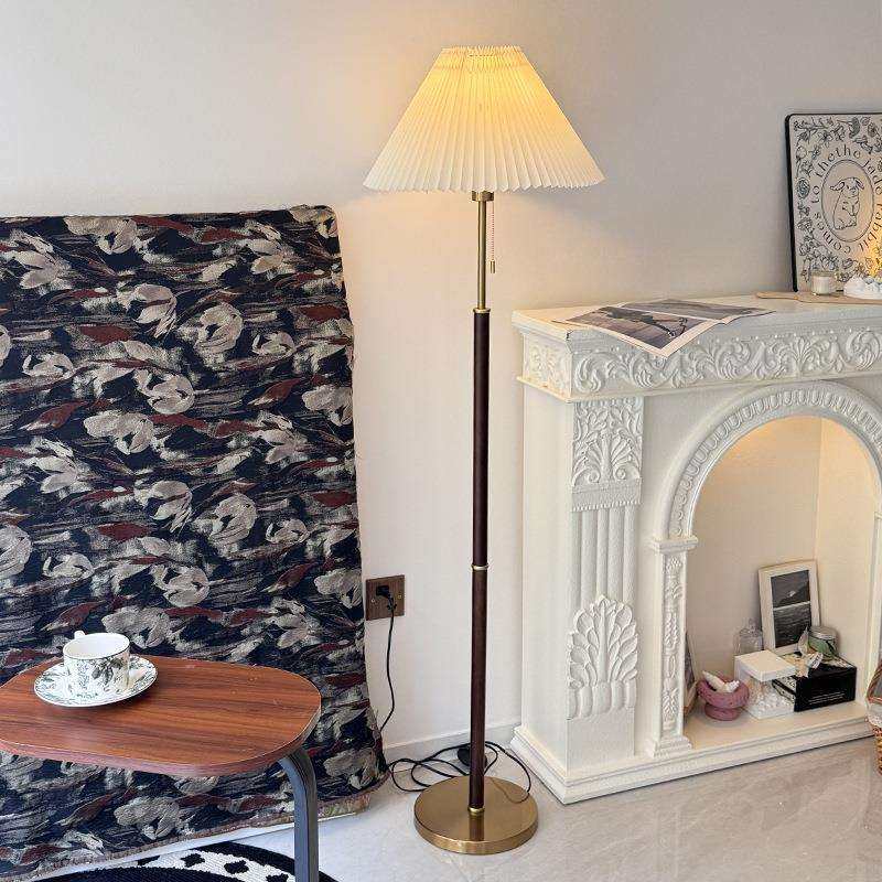 法式中古风客厅灯落地灯沙发旁边几卧室高级感复古设计师立式台灯
