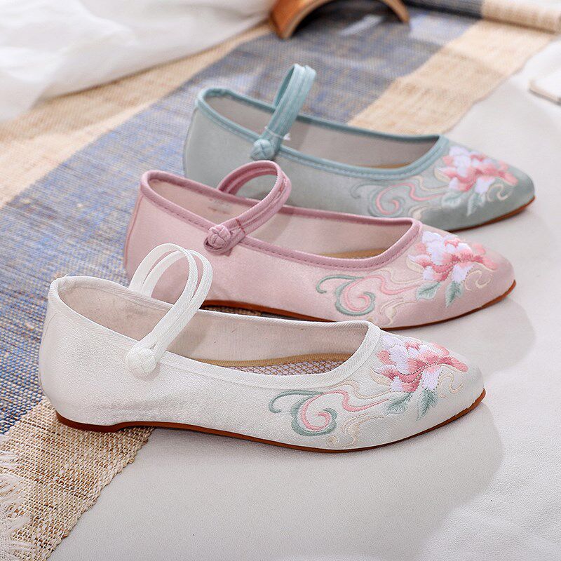 极速春夏老北京i布鞋汉服鞋尖头民族风绣花鞋古风旗袍搭配女低跟