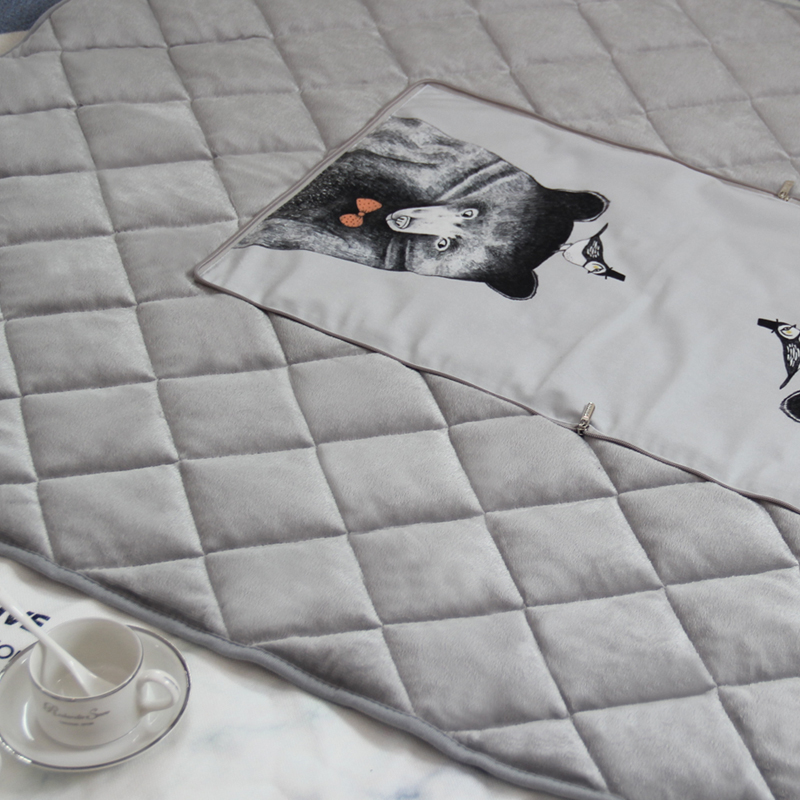 抱枕被子两用靠i垫加厚折叠汽车沙发枕头被办公室午睡空调毯二合