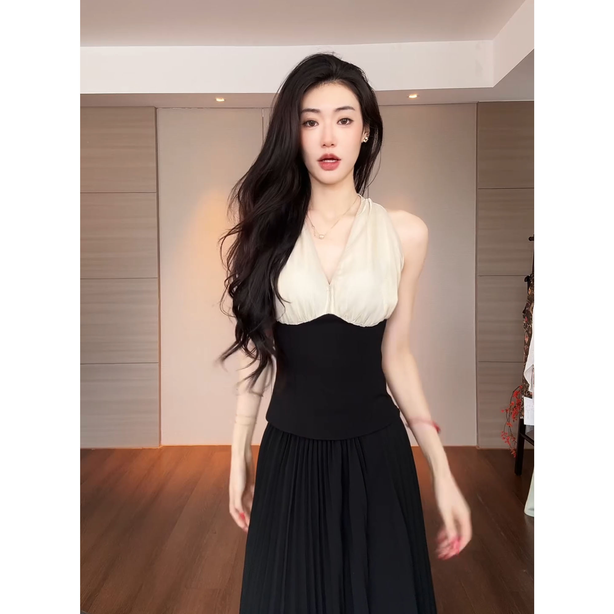 JIJINQI夏季无袖露肩挂脖v领上衣