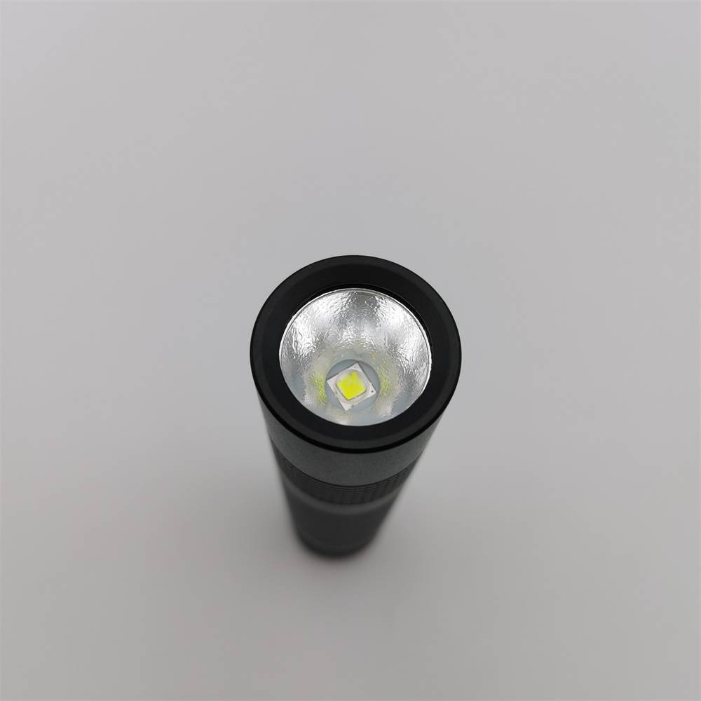 新品松美s10小直强光手电筒xml2灯珠白光6500k10w1000流明