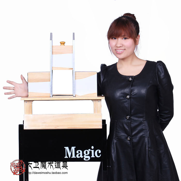 新品大型舞e台魔术道具手臂三分切割魔术手臂分割恐怖吓人砍手魔