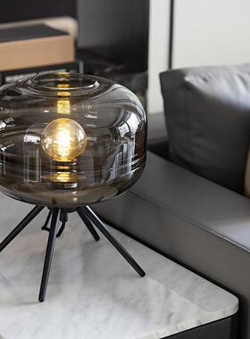 现代简约轻奢创意个性卧室台灯客厅装饰灯北欧床头烟灰色玻璃台灯