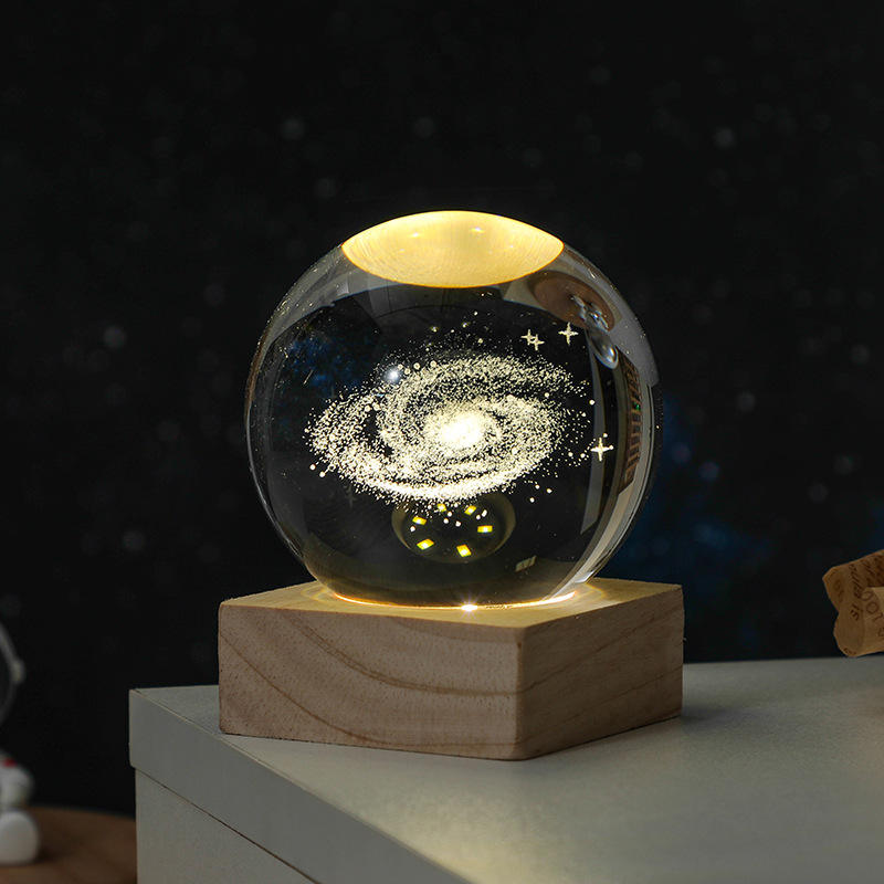 创意星空宇航员3d内雕水晶球发光小夜灯方木底座桌面摆件节日礼品