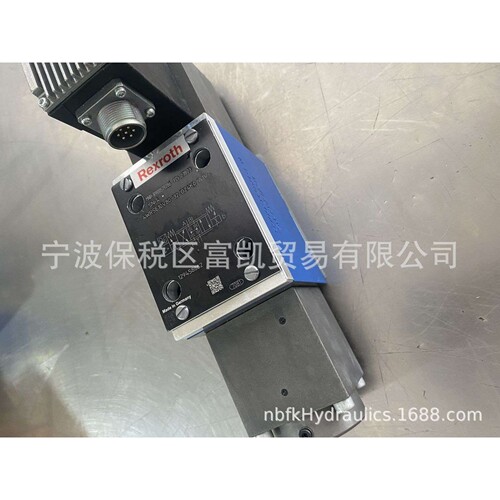 现货力士乐比例方向阀R900579286，4WRSE10V80-3X/G24K0/A1V