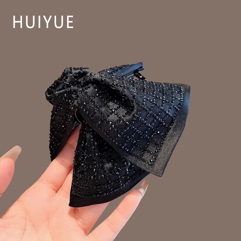 赫本风高级感满钻黑色抓夹女