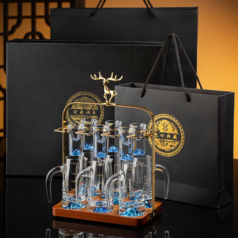 热销金箔白酒杯礼盒套装水晶玻璃小号G一口杯家用刻度分酒器酒盅