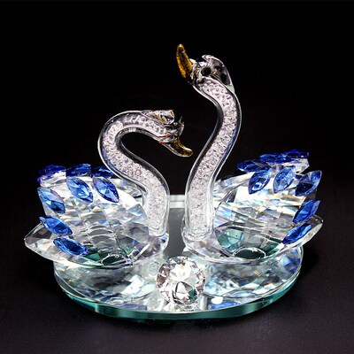 极速车内饰d品摆件汽车水晶天鹅中控台女生车内用品女神款羽毛垫