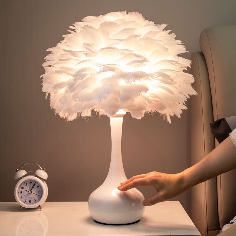 羽毛台灯卧室床头灯北欧ins少女网红灯床头柜摆件浪漫装饰diy台灯