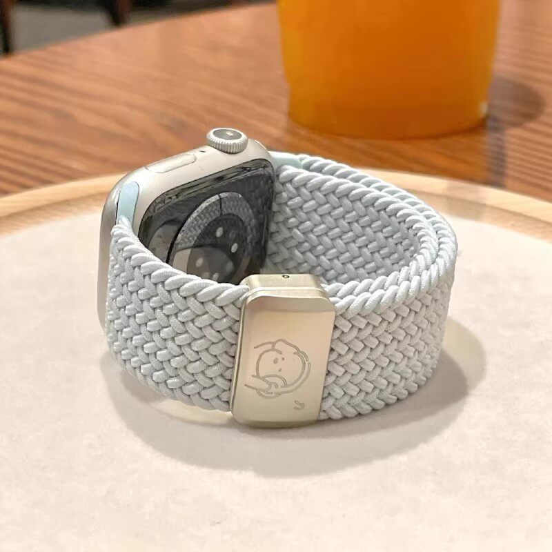 适用苹果手表s11表带耳机小狗iWatchs10尼龙编织磁吸表带applewatchS98se华为Fit4创意Fit3红米6小米9Pro夏天