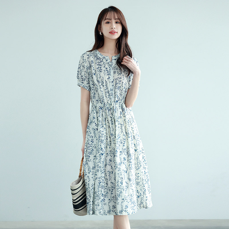 麦呈甜美风碎花连衣裙女2025夏季新款显瘦气质短袖长裙青花瓷裙子