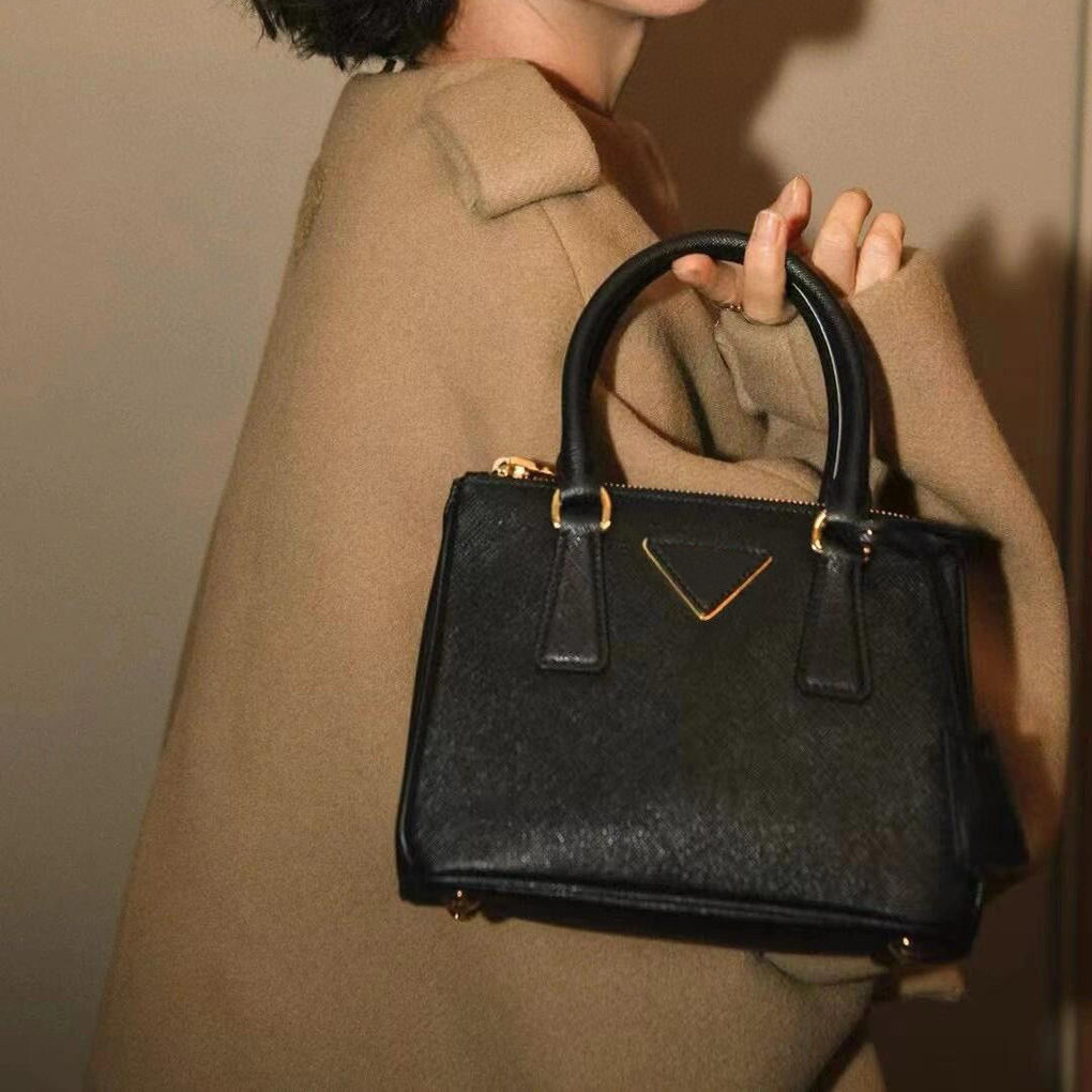 黑色mini手提包女士小号医生包单肩斜挎包十字纹女包20CM