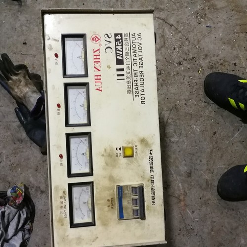 极速高精度全自动三相交F流稳压器宽电压输入