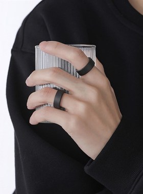 极速磨砂陶瓷戒指男 潮情侣对戒女素圈黑色男士食指复V古ins小众
