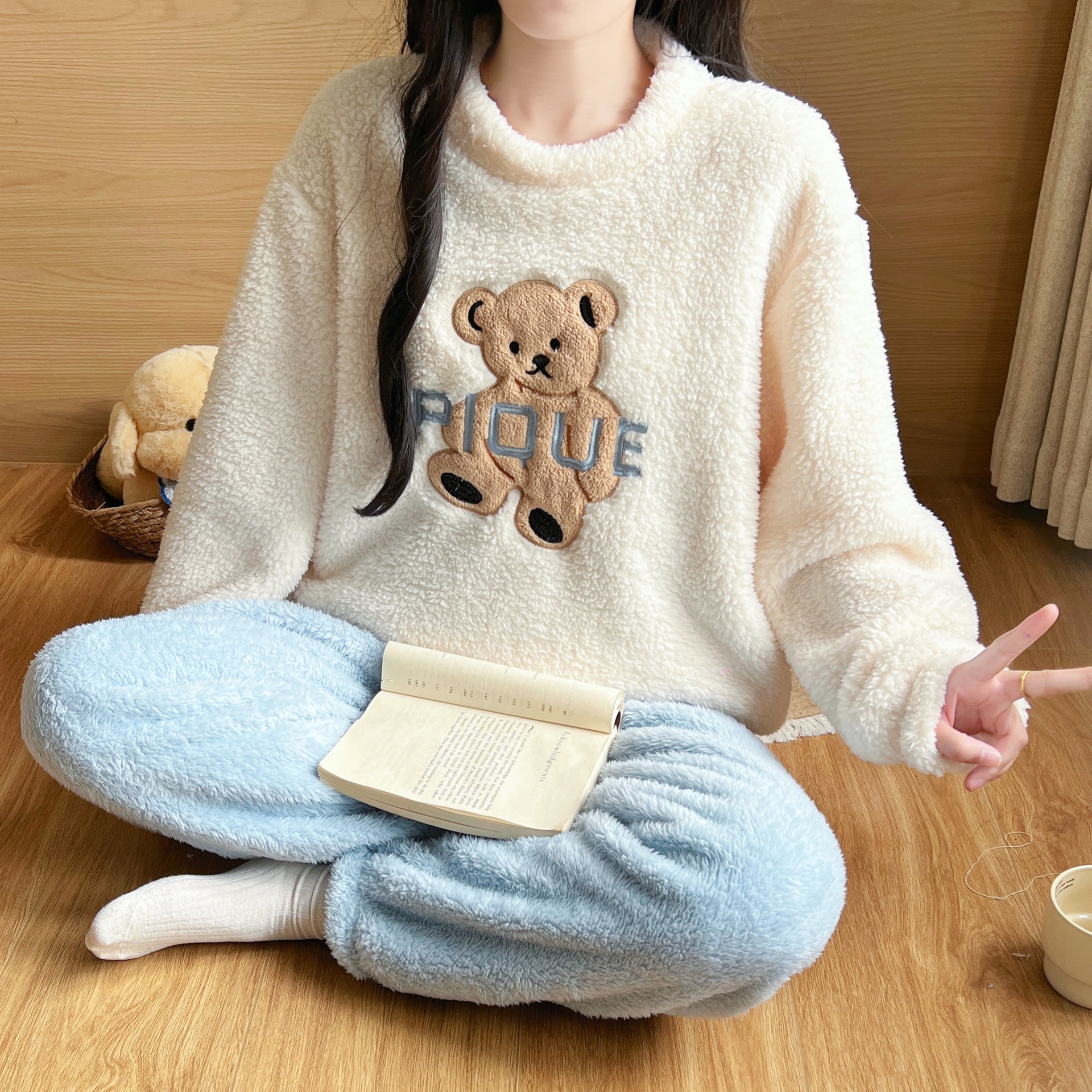 冬季睡衣女长袖秋冬长毛绒保暖家居服女甜美学院风两件套m