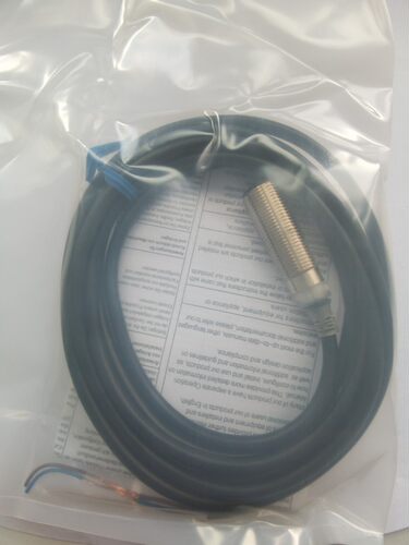 接近开关 限位开关 E2E-X7D212 双色灯