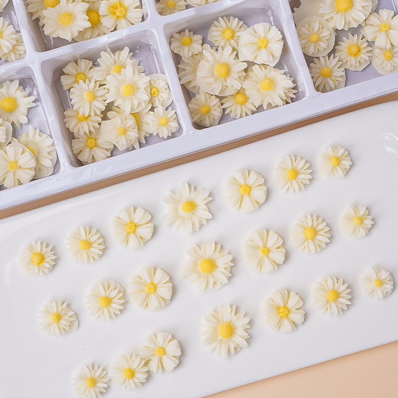 极速白色小菊花生日蛋糕装饰可食巧克力成品雏菊酒U店配菜甜点小