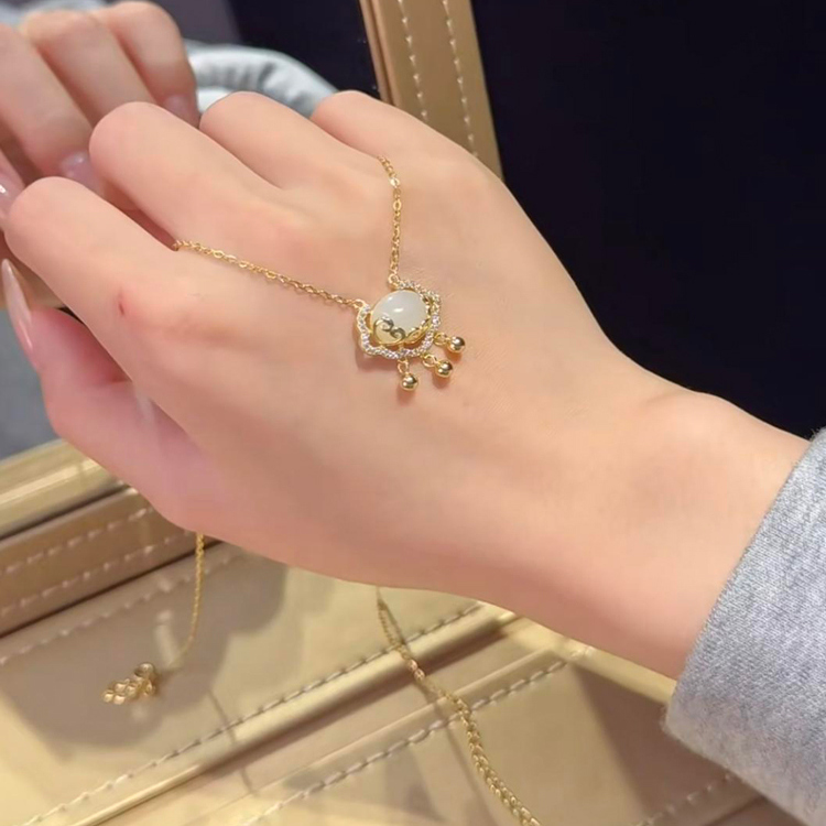 六桂福珠宝银镶玉平安锁吊坠