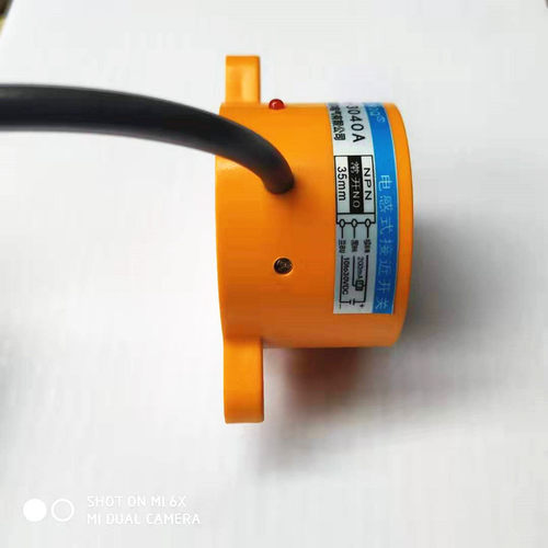 新品远距离电容式接近开关 SD-3040ANPN三线常K开12-24V距离1-40M