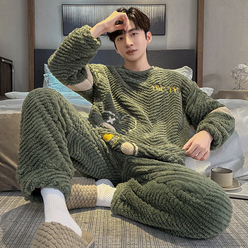 男士睡衣珊瑚绒冬季加绒加厚学生卡通宽松青年法兰绒家居服两件套