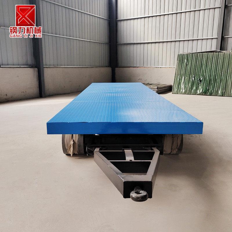 极速车间b厂区大吨位四轮转向10吨堆高机牵引式平板车重型物料周