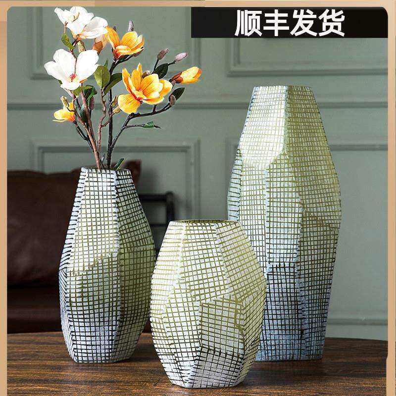 手工刻磨玻璃大花瓶 家居装饰高档插花器异形刻磨玻璃瓶摆台装饰