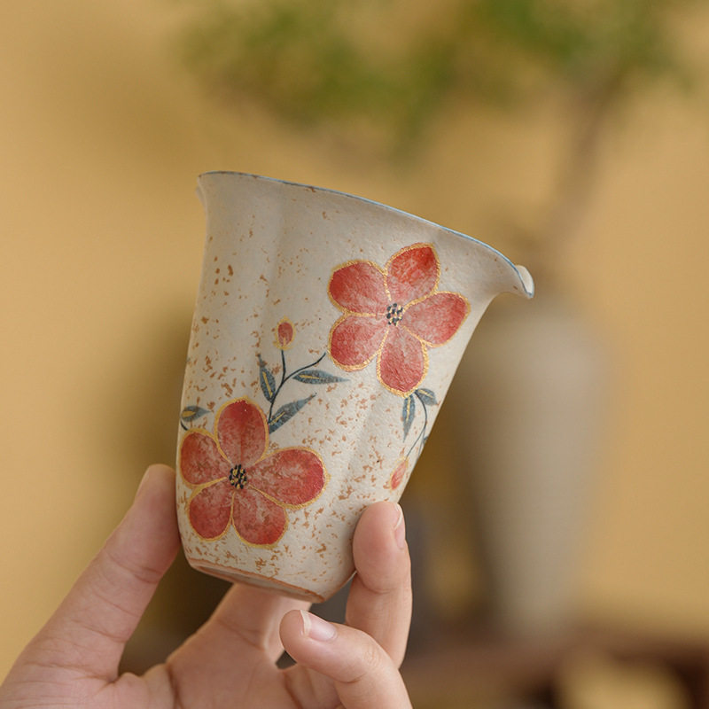 焦糖手绘桃花花瓣公杯陶瓷分茶器家用釉上彩粗陶公道杯新中式