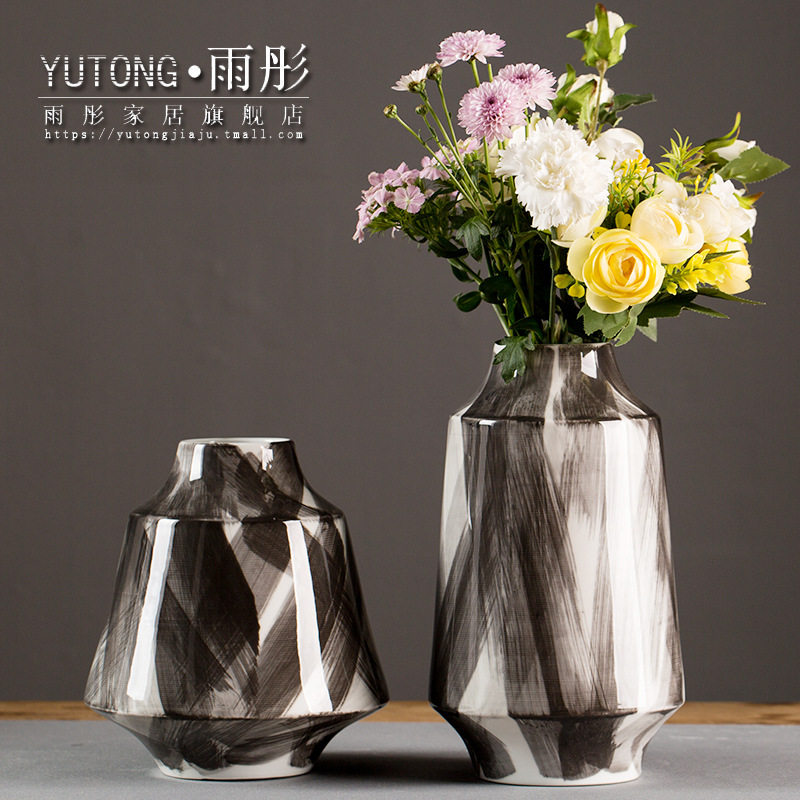 雨彤欧式现代陶瓷花瓶家居酒柜客厅样板房时尚创意装饰品玄关摆件