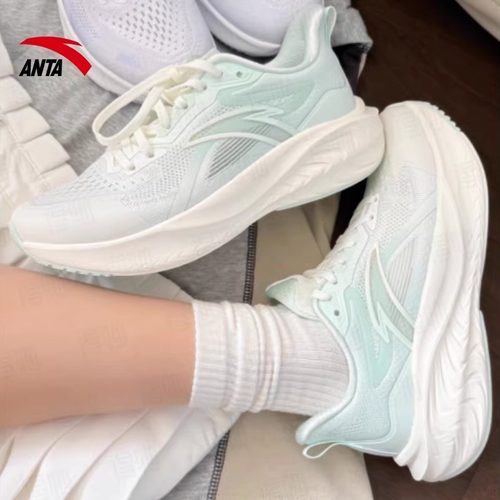 安踏C37云感缓震跑步鞋女