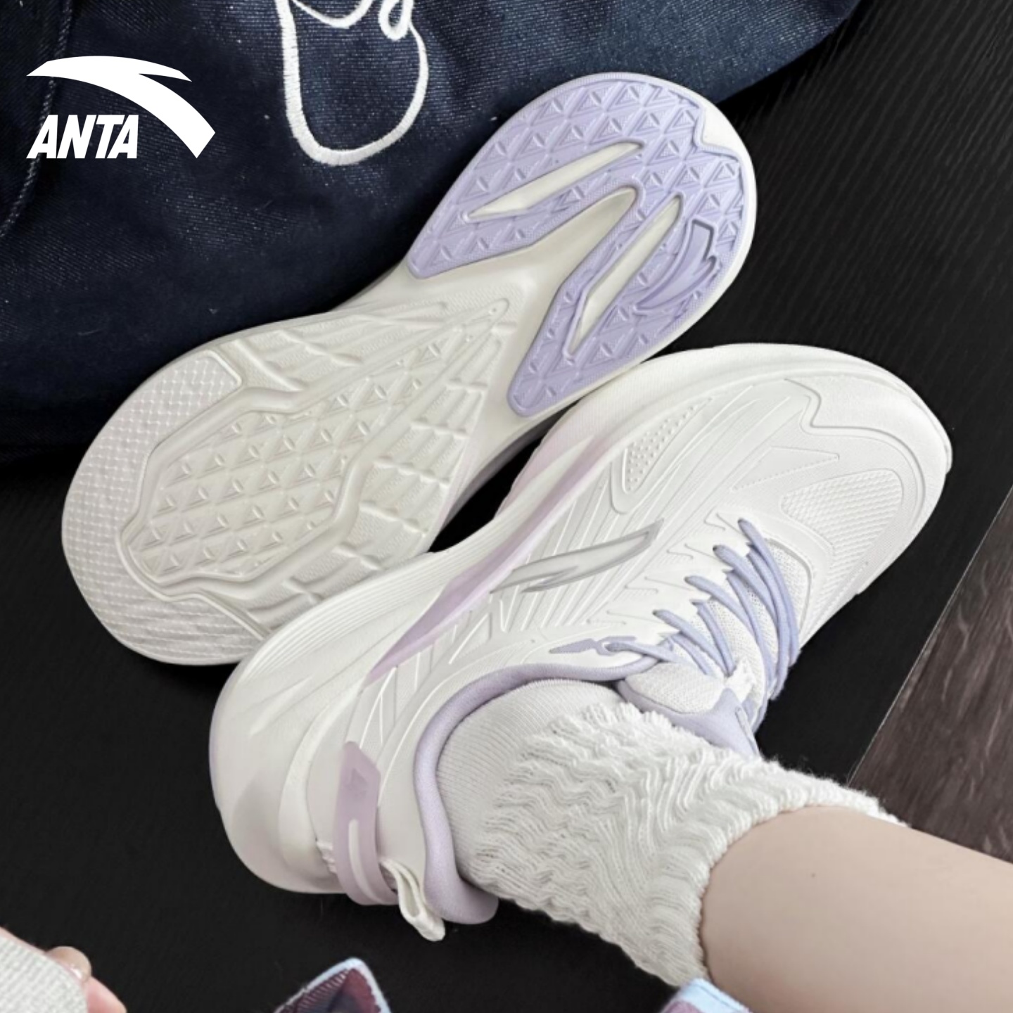 安踏毒刺5新款减震回弹女鞋