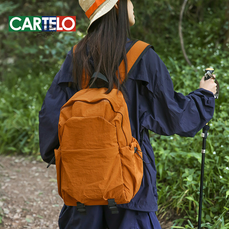 夏季休闲户外旅行高颜值双肩商务