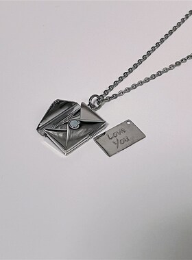 新品无聊了给自己戴一封情书!可打开信封项链小众V设计潮情侣吊坠