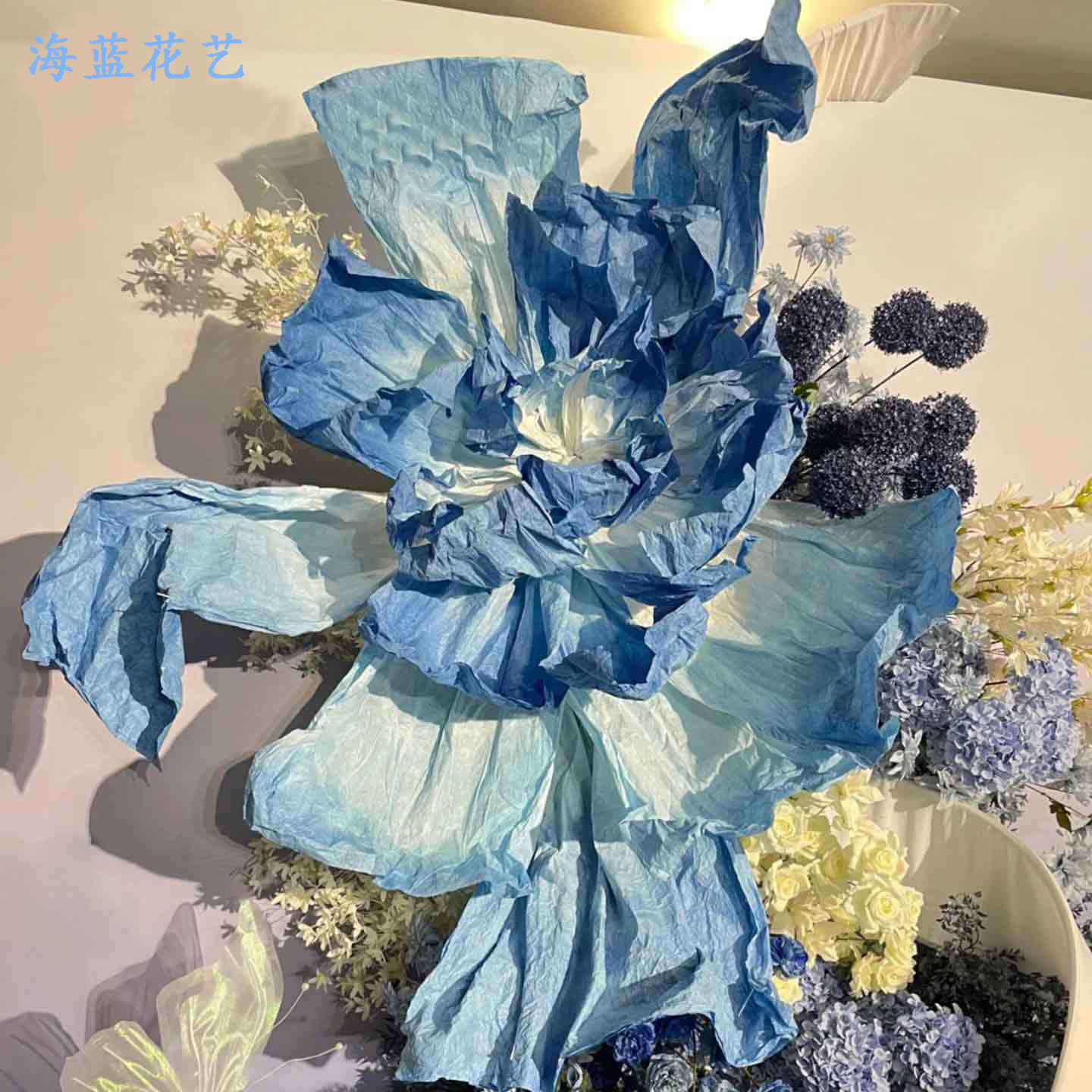 巨型美塑蓝色纸花大型婚礼婚庆花装饰手工褶皱纸艺花橱窗美陈花
