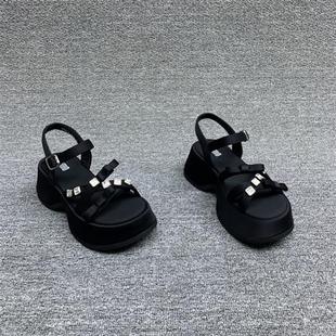 女鞋 2025夏季 新款 欧货布面露趾亮钻一字扣带厚底增高休闲凉鞋