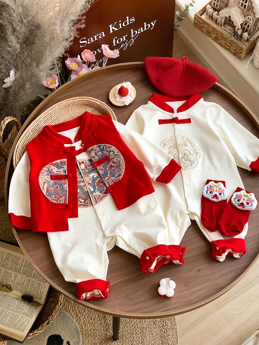 周岁礼服宝宝中式国风套装百天连体衣满月婴儿哈衣马甲新年拜年服