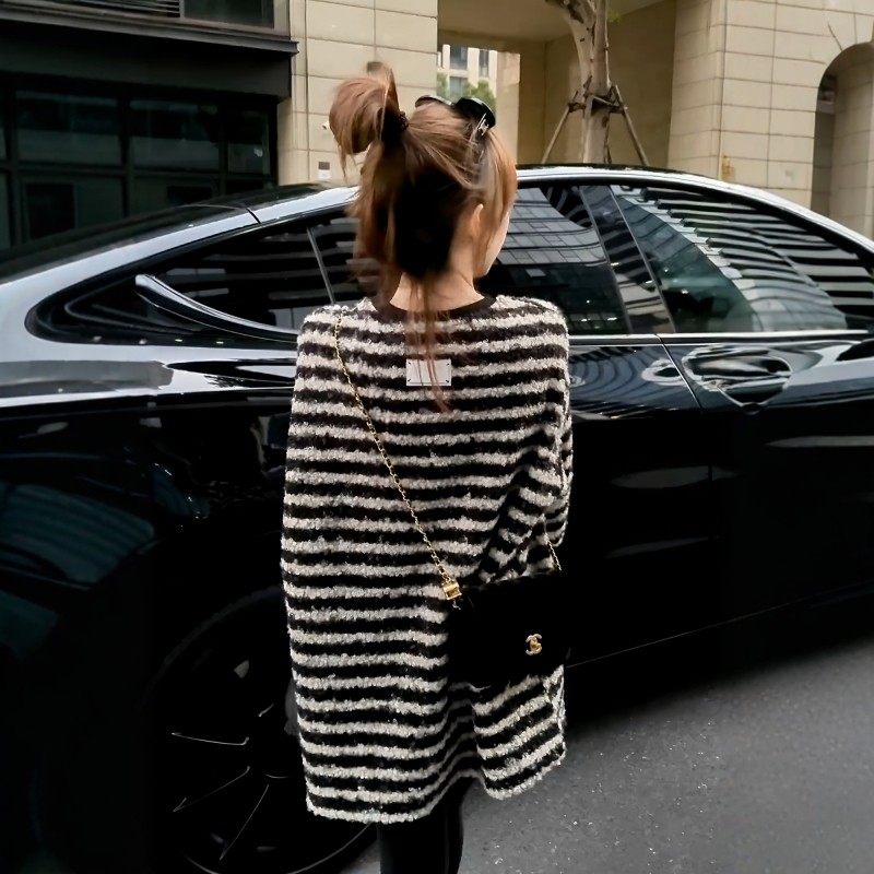 大码慵懒风黑白条纹卫衣女秋冬颗粒绒加厚宽松圆领打底衫保暖上衣