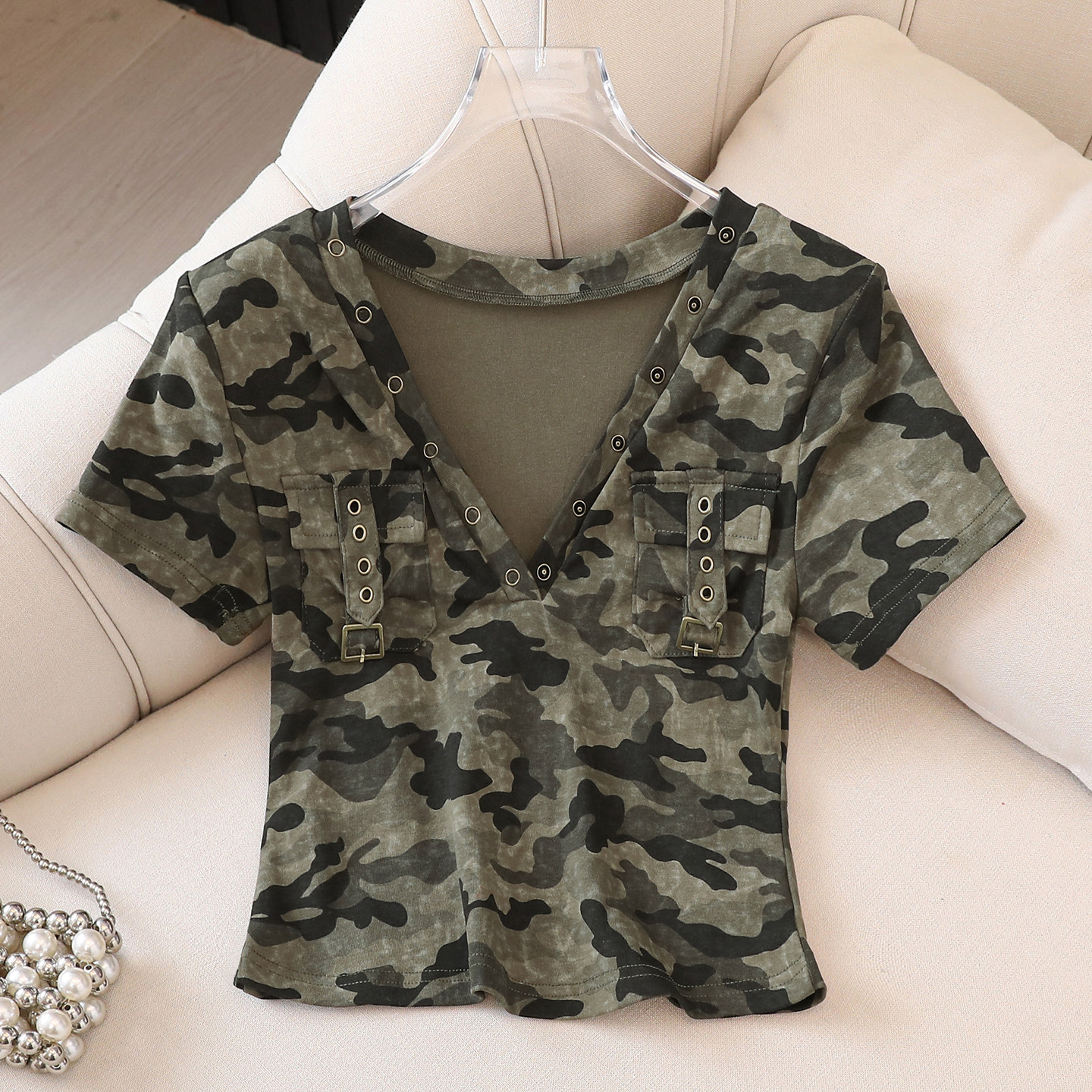 夏季新款宽松V领铆钉装饰个性上衣辣妹小衫美式迷彩风短袖T恤女